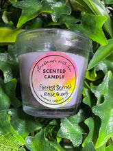 Load image into Gallery viewer, Rose Quartz - Forrest Berries Scented Candle
