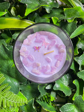 Load image into Gallery viewer, Kunzite Crystal - Forrest Berries Scented Candle
