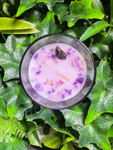 Load image into Gallery viewer, Amethyst Crystal - Waterlily &amp; Lotus Scented Candle
