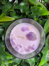 Load image into Gallery viewer, Amethyst Flower Crystal - Waterlily &amp; Lotus Scented Candle

