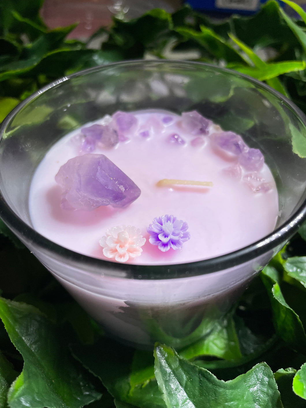 Amethyst Flower Crystal - Waterlily & Lotus Scented Candle