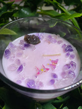 Load image into Gallery viewer, Amethyst Crystal - Waterlily &amp; Lotus Scented Candle
