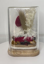 Load and play video in Gallery viewer, MOOKAITE CRYSTAL - FLORAL TERRARIUM MINI SIZE
