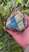Load and play video in Gallery viewer, LABRADORITE FREEFORM
