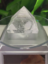 Load and play video in Gallery viewer, PYRAMID CARVING CLEAR QUARTZ
