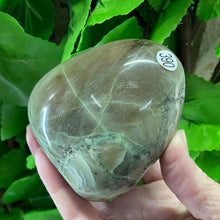Load image into Gallery viewer, MOONSTONE GREEN FREEFORM

