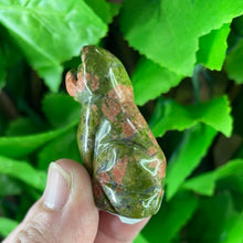 Load image into Gallery viewer, CAT CARVING - UNAKITE
