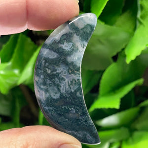 MOON CARVING MOSS AGATE