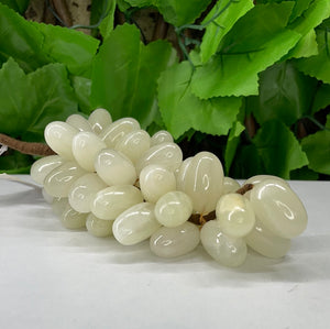 GRAPE CARVING - GREEN ONYX