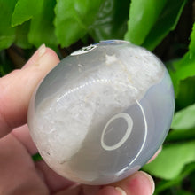 Load image into Gallery viewer, EGG CARVING - DRUZY AGATE
