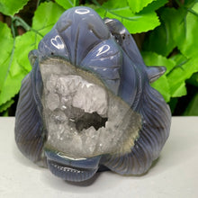 Load image into Gallery viewer, TIGER CARVING - AGATE DRUZY

