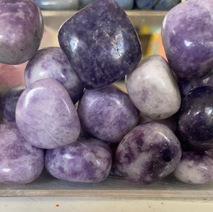LEPEDOLITE TUMBLE STONE