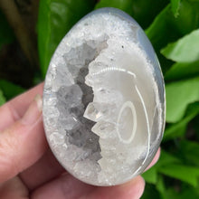 Load image into Gallery viewer, EGG CARVING - DRUZY AGATE

