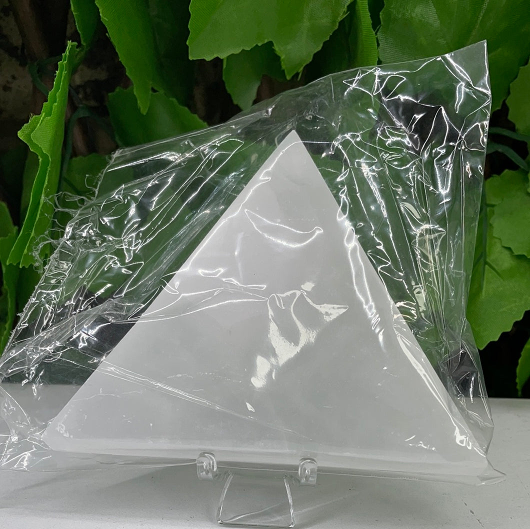 SELENITE - SATIN SPAR TRIANGLE CHARGE PLATE