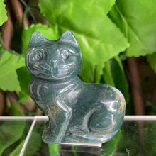 Load image into Gallery viewer, MOSS AGATE CAT CARVING

