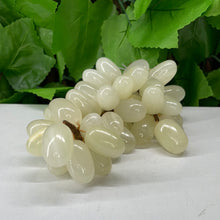Load image into Gallery viewer, GRAPE CARVING - GREEN ONYX
