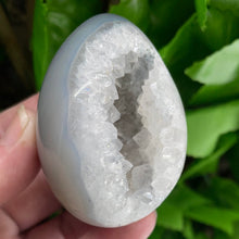 Load image into Gallery viewer, EGG CARVING - DRUZY AGATE
