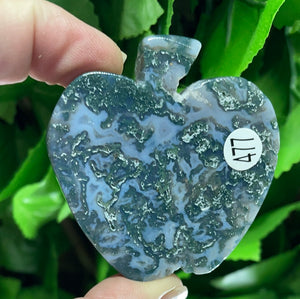 APPLE CARVING MOSS AGATE