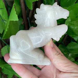 MILKY QUARTZ - HORSE CARVING