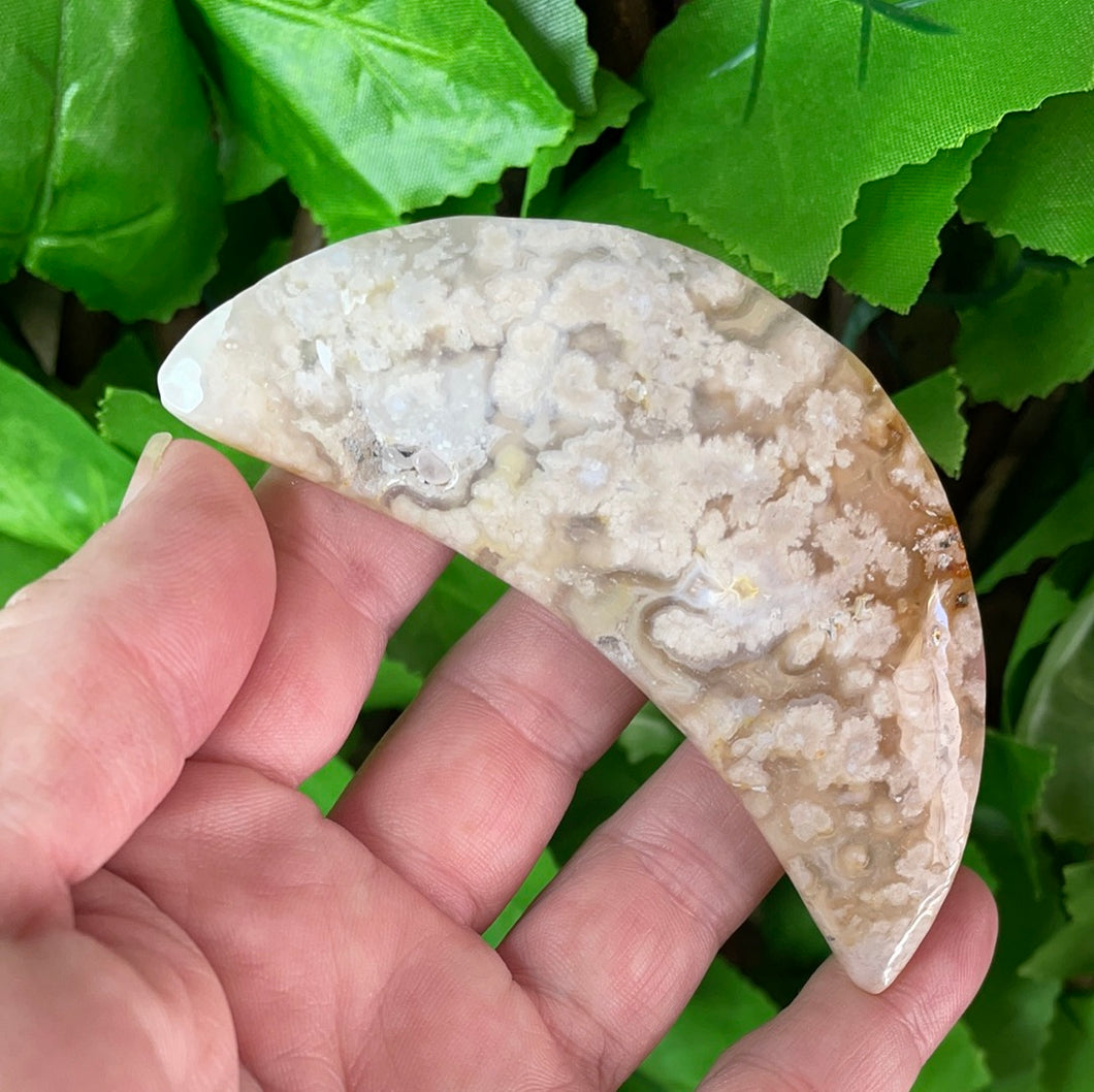 MOON CARVING - FLOWER AGATE