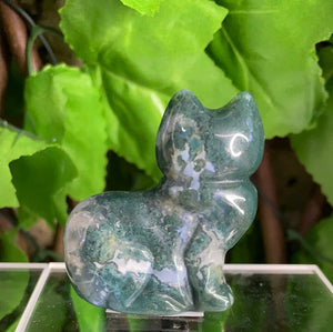 MOSS AGATE CAT CARVING