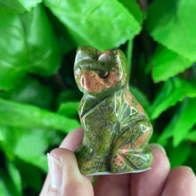 Load image into Gallery viewer, CAT CARVING - UNAKITE
