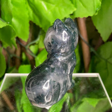 Load image into Gallery viewer, MOSS AGATE CAT CARVING
