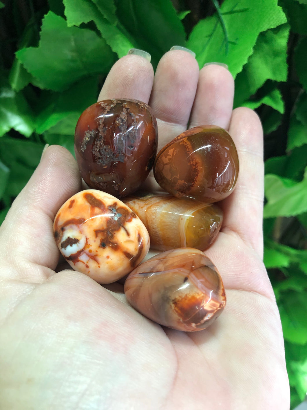 RED AGATE TUMBLE STONE