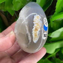 Load image into Gallery viewer, EGG CARVING - DRUZY AGATE
