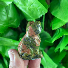 Load image into Gallery viewer, CAT CARVING - UNAKITE

