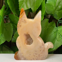 Load image into Gallery viewer, AGATE DRUZY CAT CARVING
