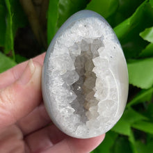 Load image into Gallery viewer, EGG CARVING - DRUZY AGATE
