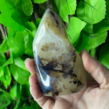 Load image into Gallery viewer, DENDRITIC AGATE FLAME CARVING
